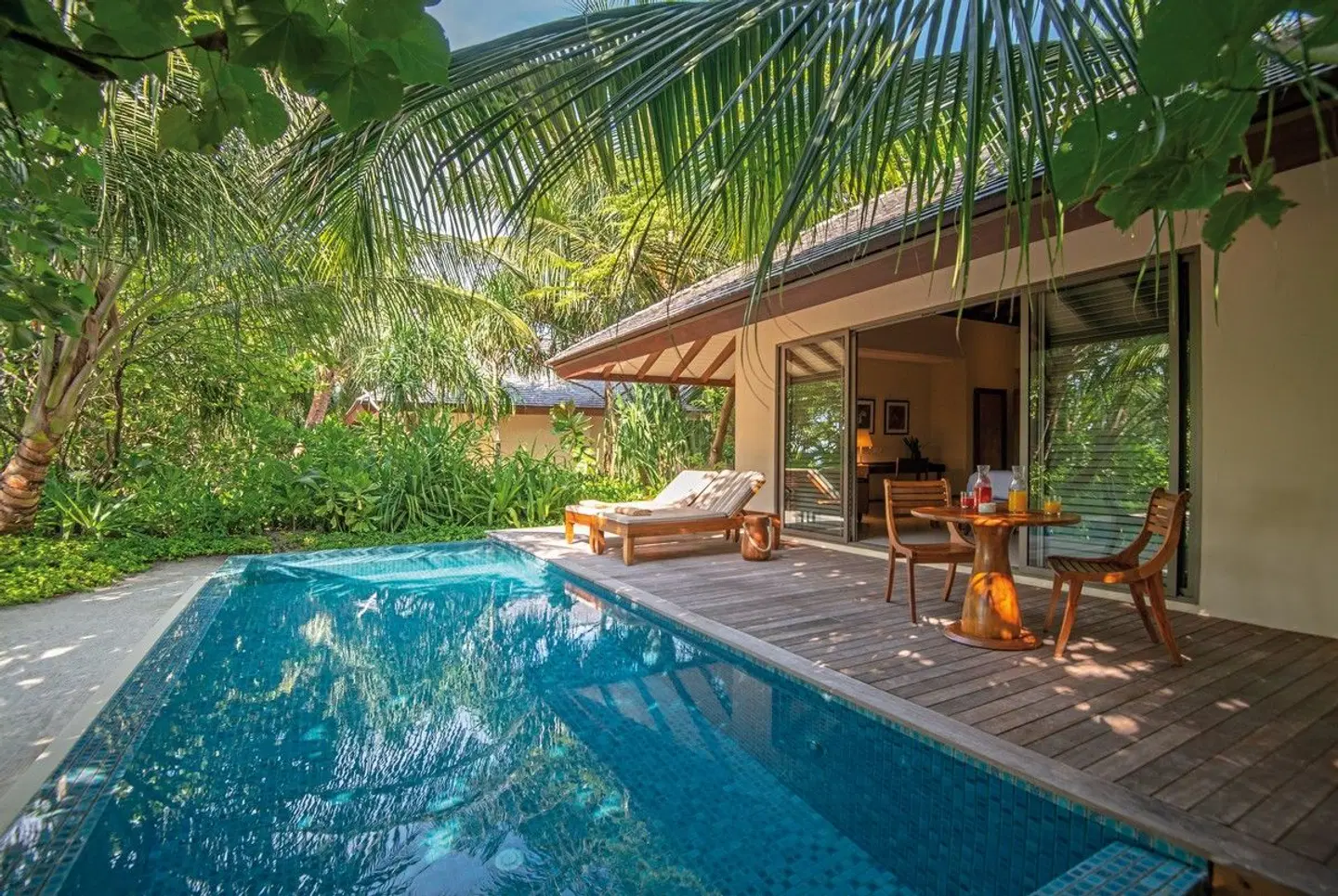 The Residence Maldives at Dhigurah OUTDOOR_POOL