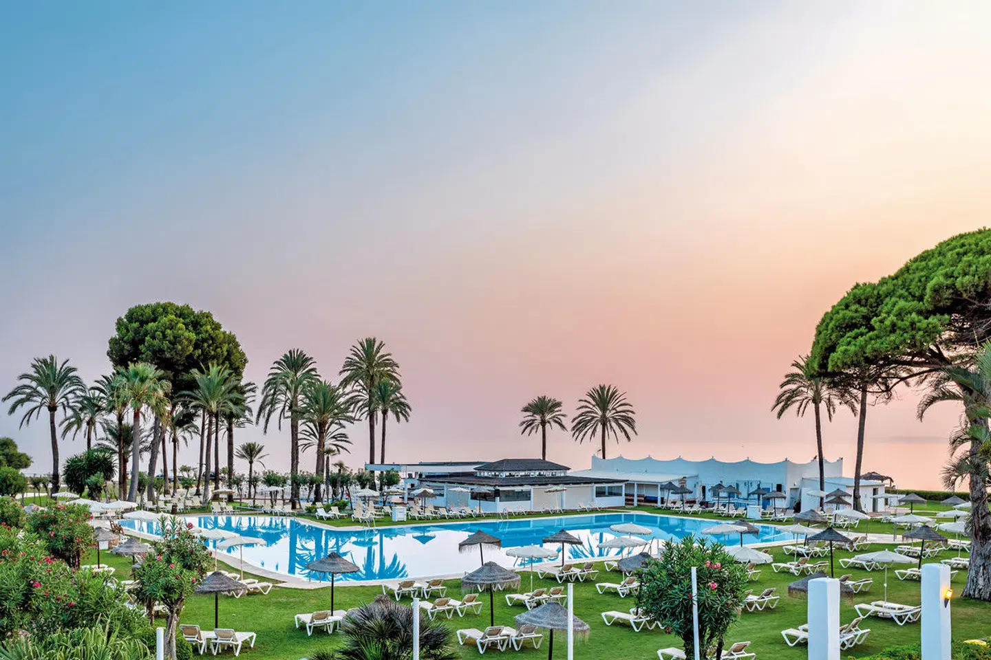 Sol Marbella Estepona · Atalaya Park OUTDOOR_POOL