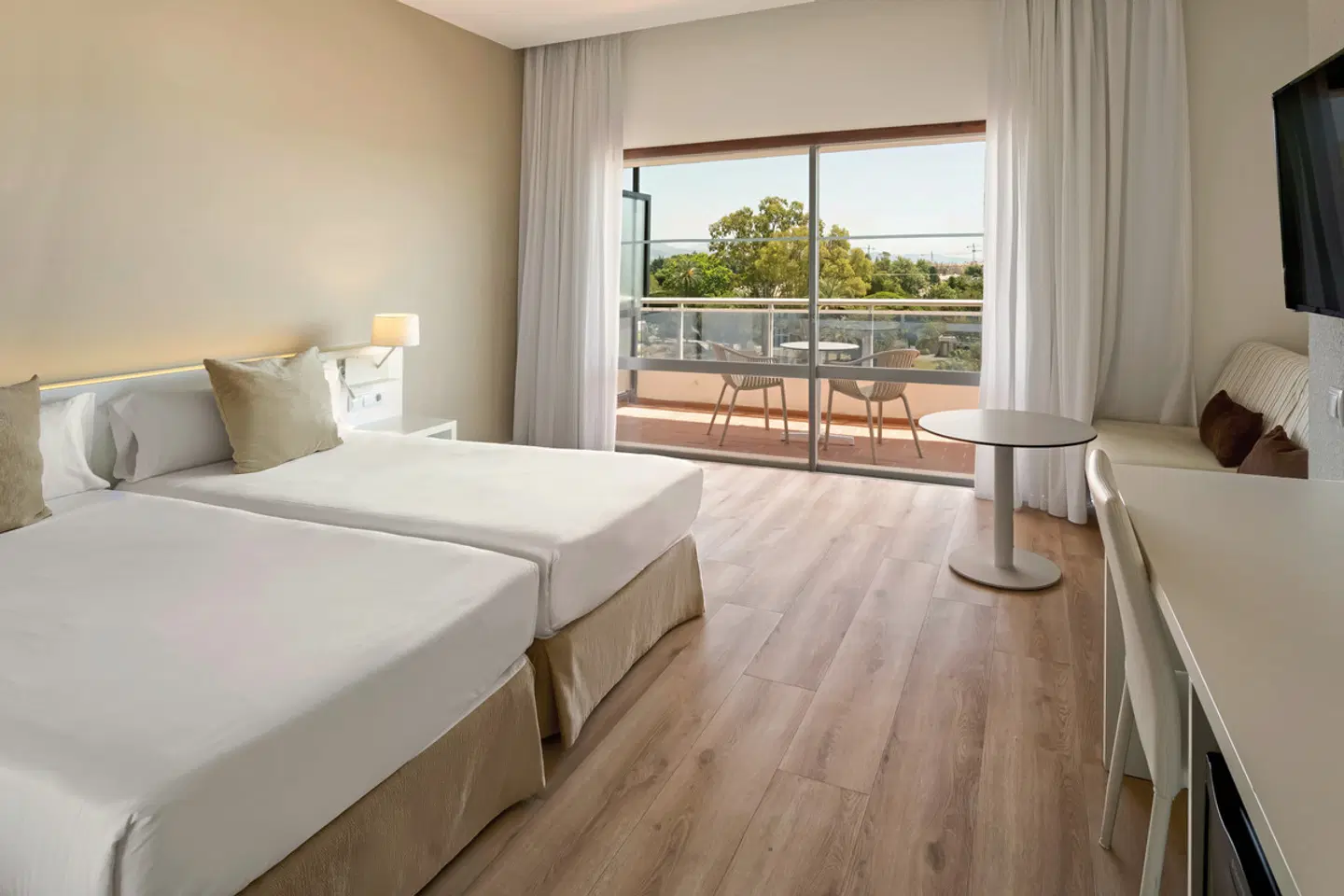 Sol Marbella Estepona · Atalaya Park ROOM_EXAMPLE