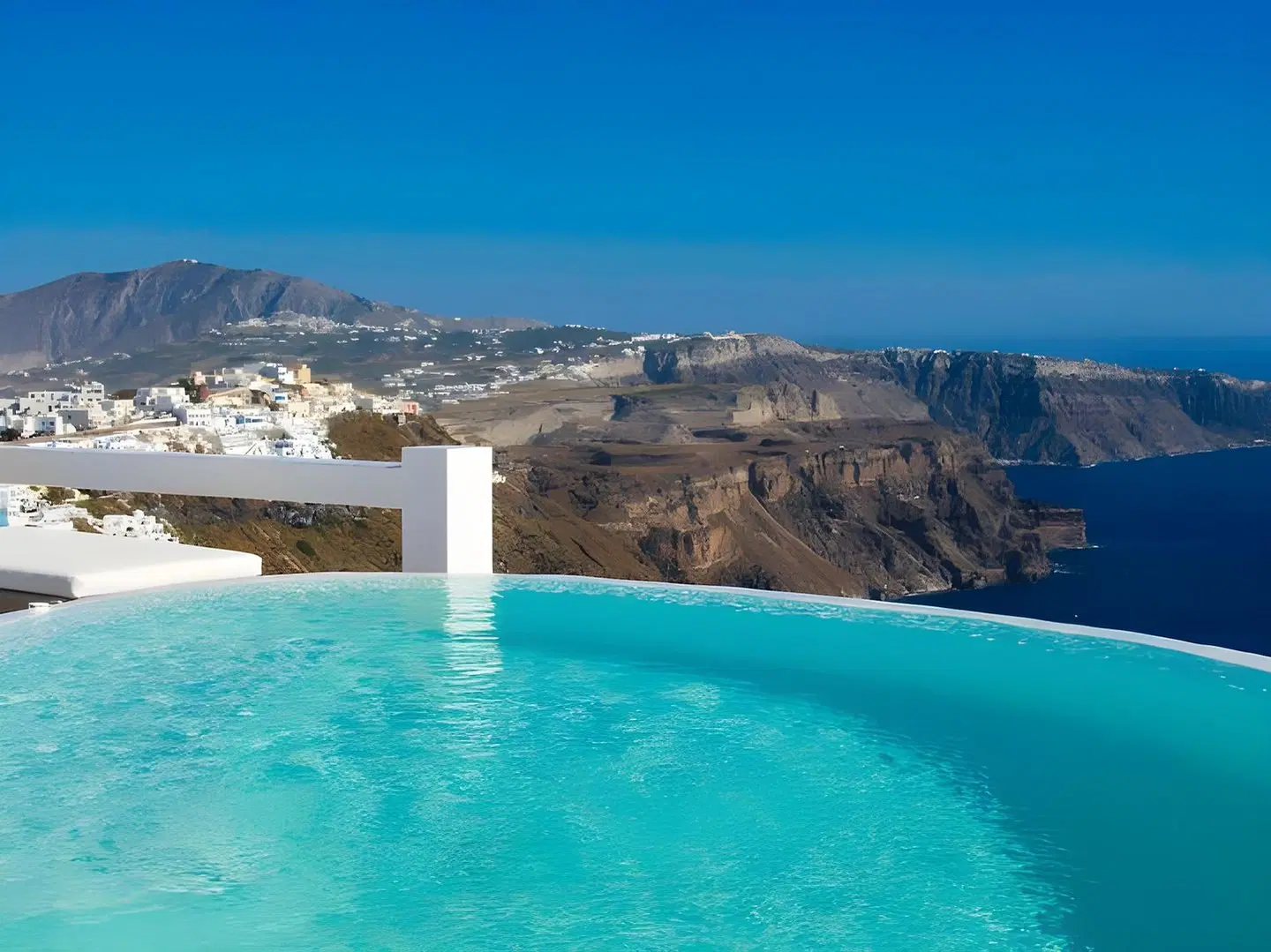 Aqua Luxury Suites Santorini OUTDOOR_POOL