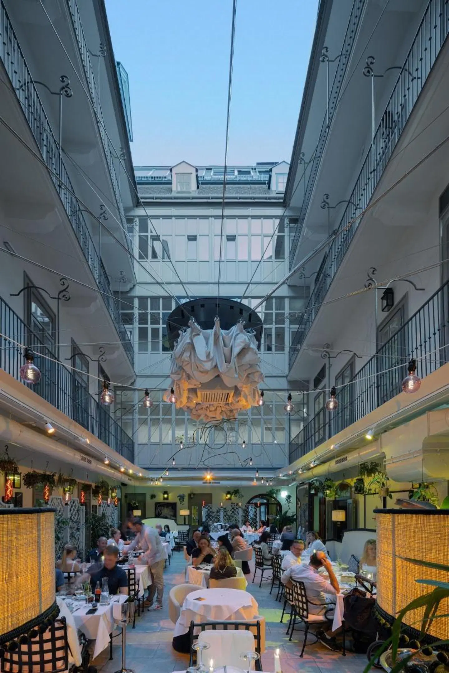 The Leo Grand LOUNGE_LOBBY