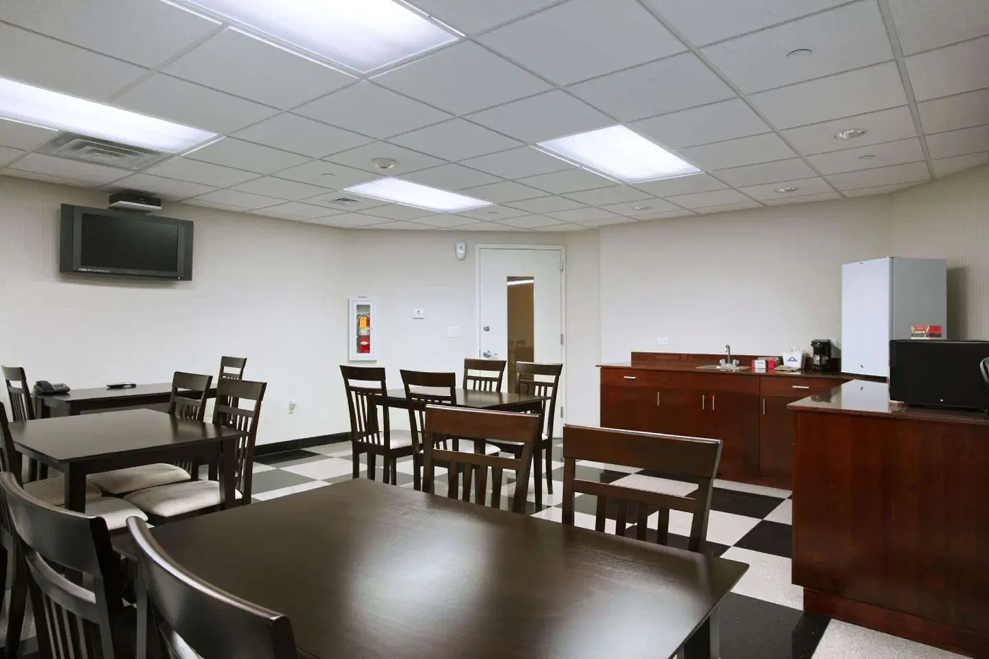 Days Inn by Wyndham Bronx Near Stadium Restaurant