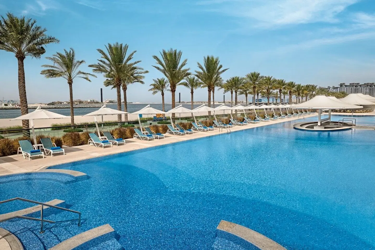 Hilton Dubai Palm Jumeirah OUTDOOR_POOL