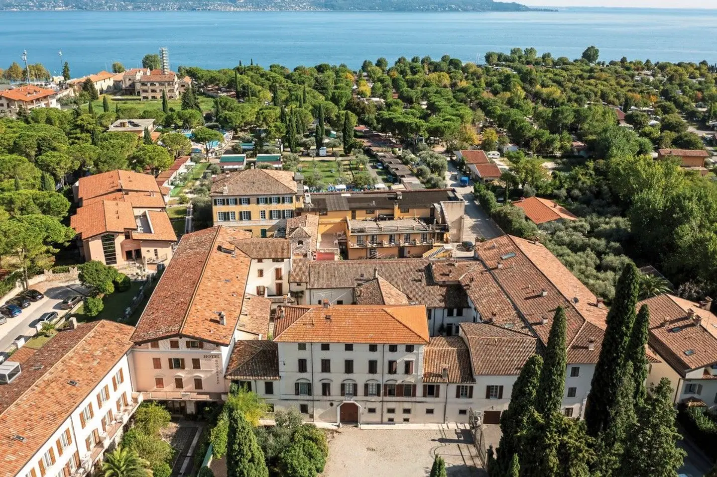 Hotel Regina Del Garda Suite EXTERIOR