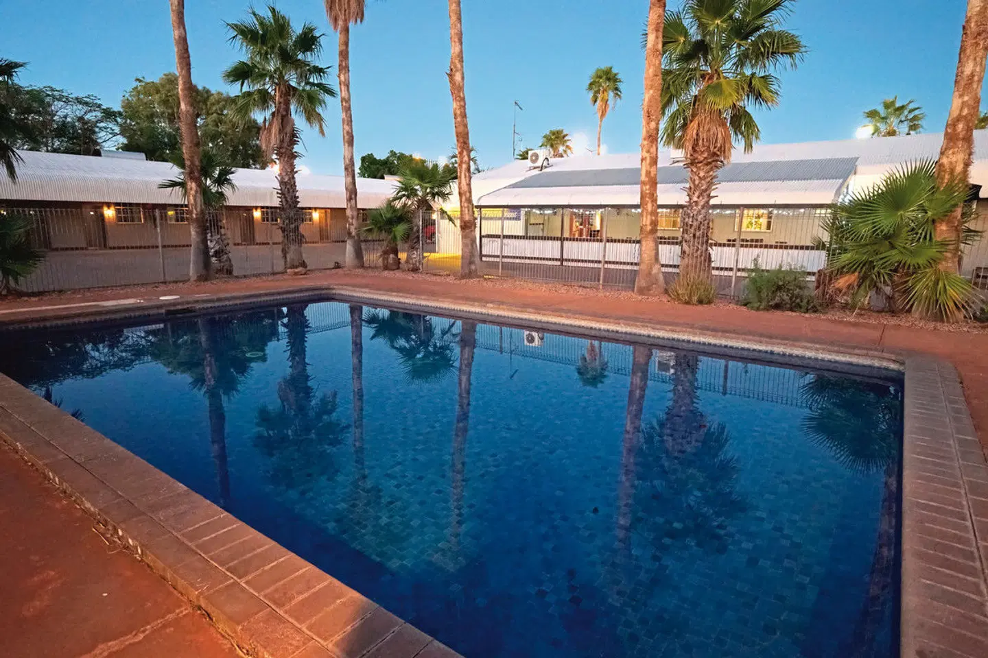 Bluestone Motor Inn OUTDOOR_POOL