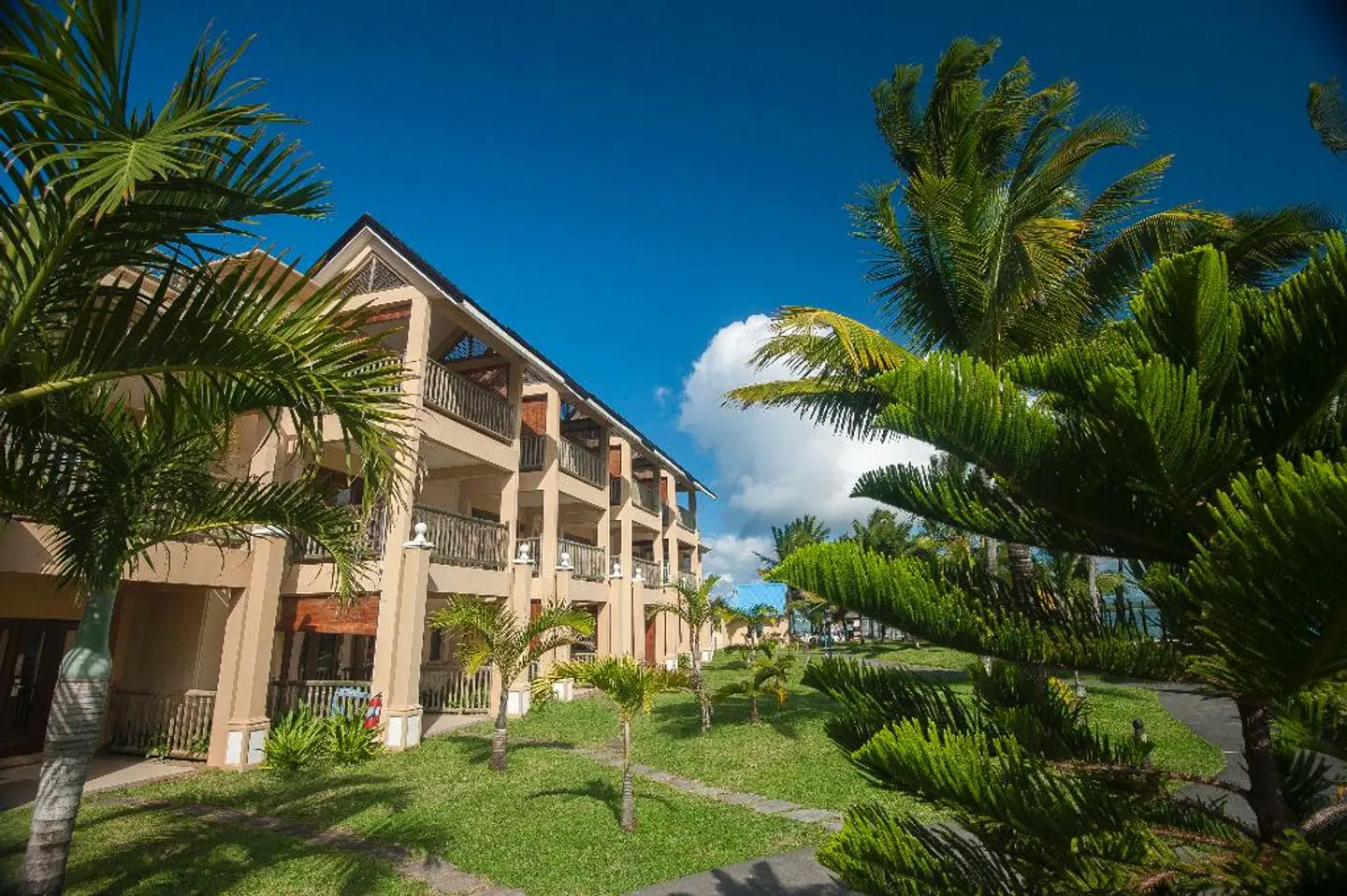 Jalsa Beach Hotel & Spa EXTERIOR