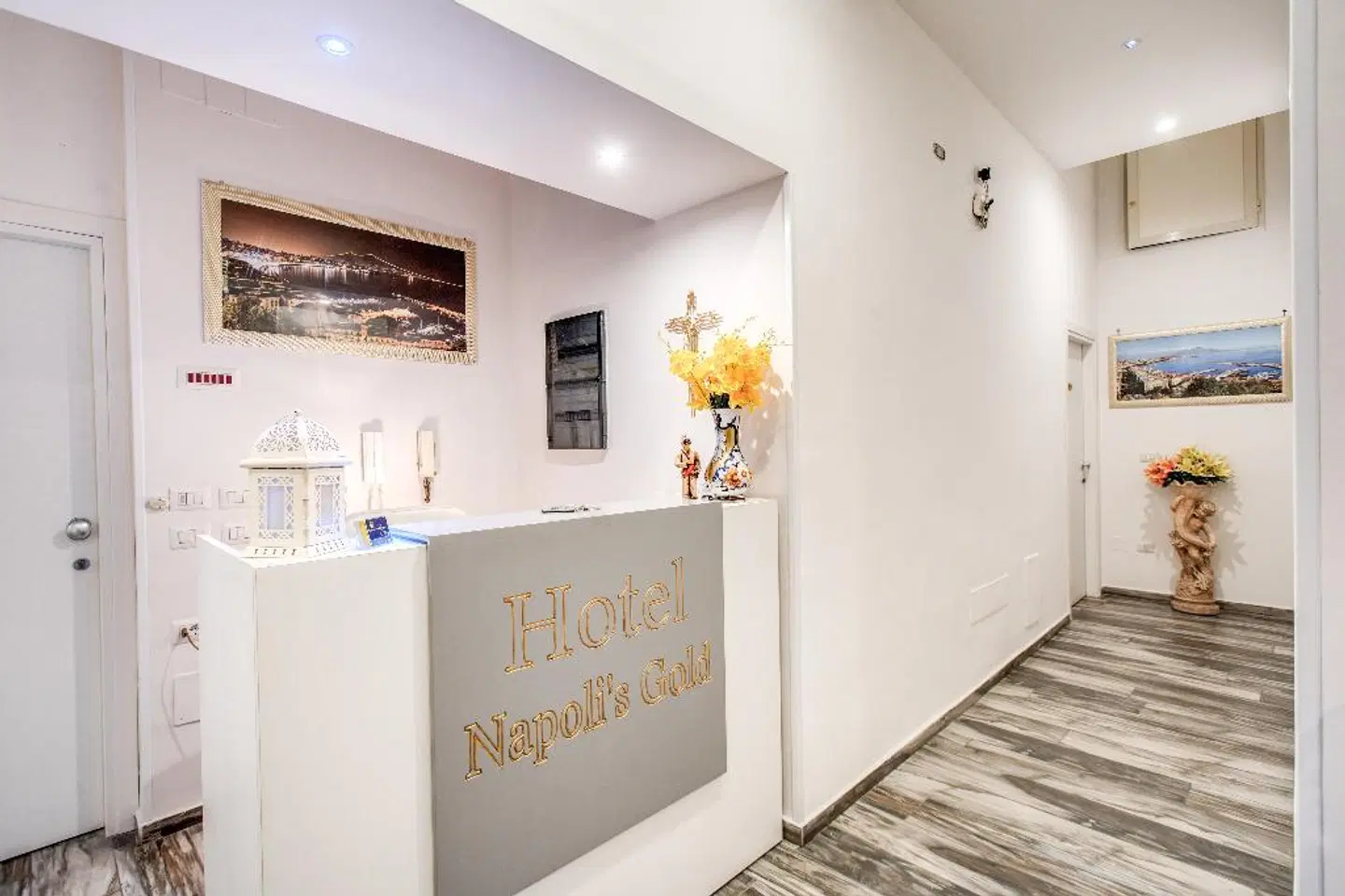 Napoli's Gold LOUNGE_LOBBY