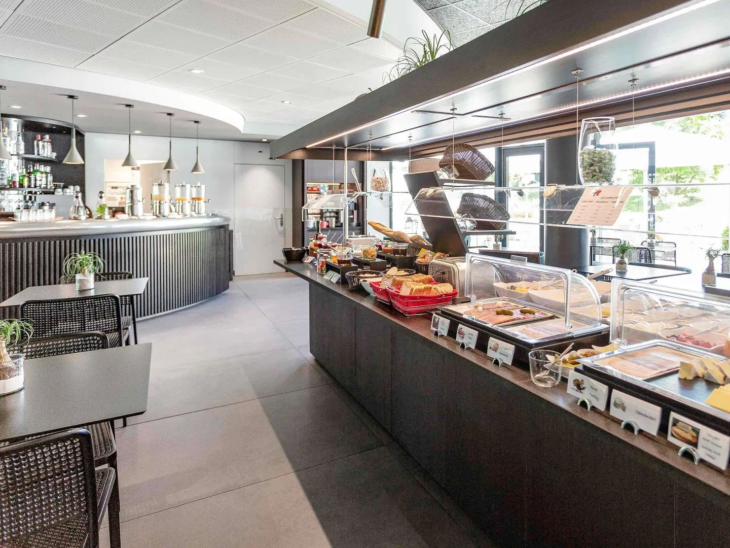 Novotel Suites Geneve Aeroport Hotel Restaurant