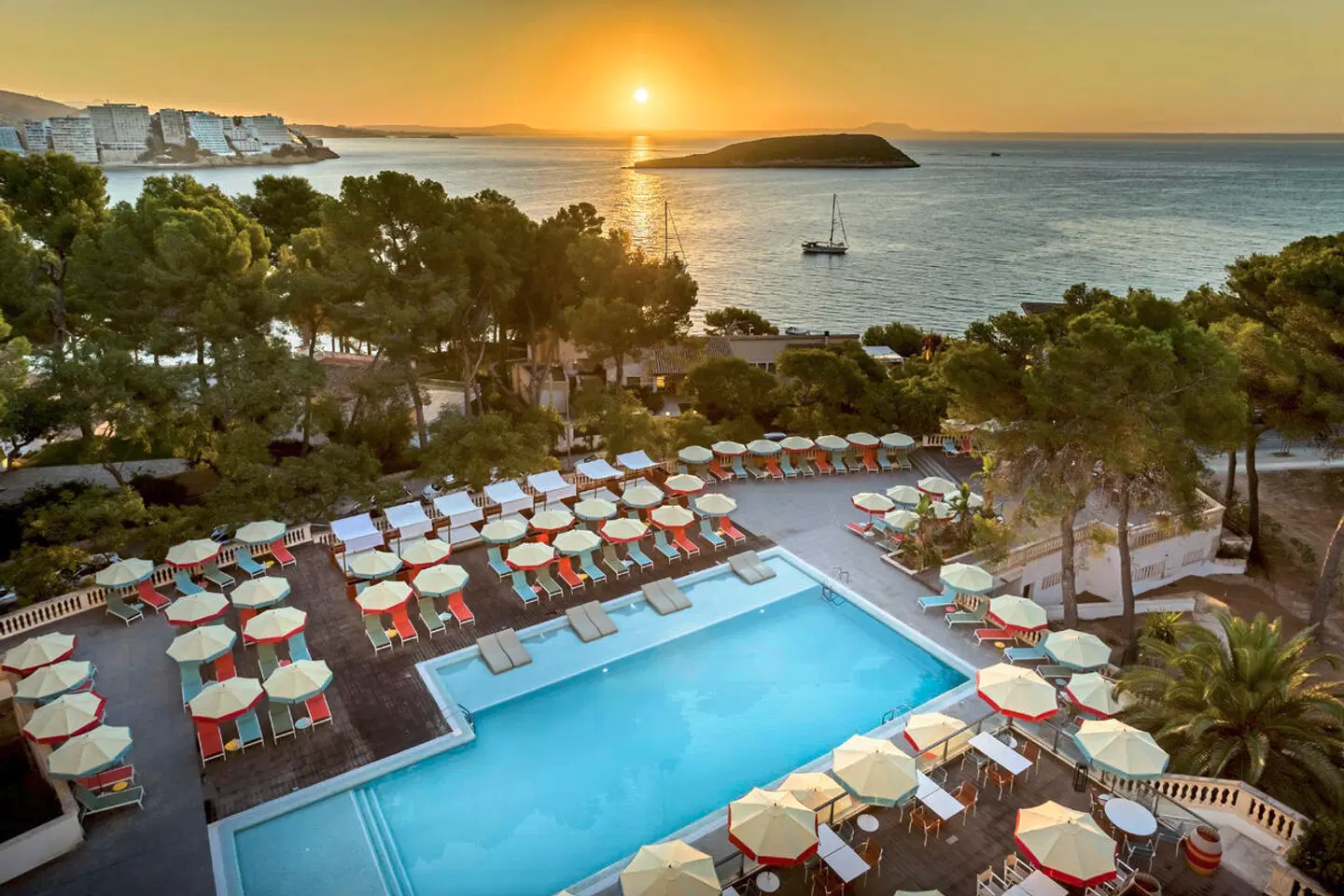 Alua Calviá Mallorca OUTDOOR_POOL