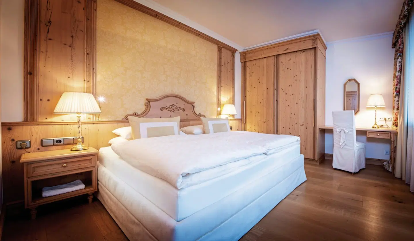 Hotel Salzburgerhof ROOM_EXAMPLE