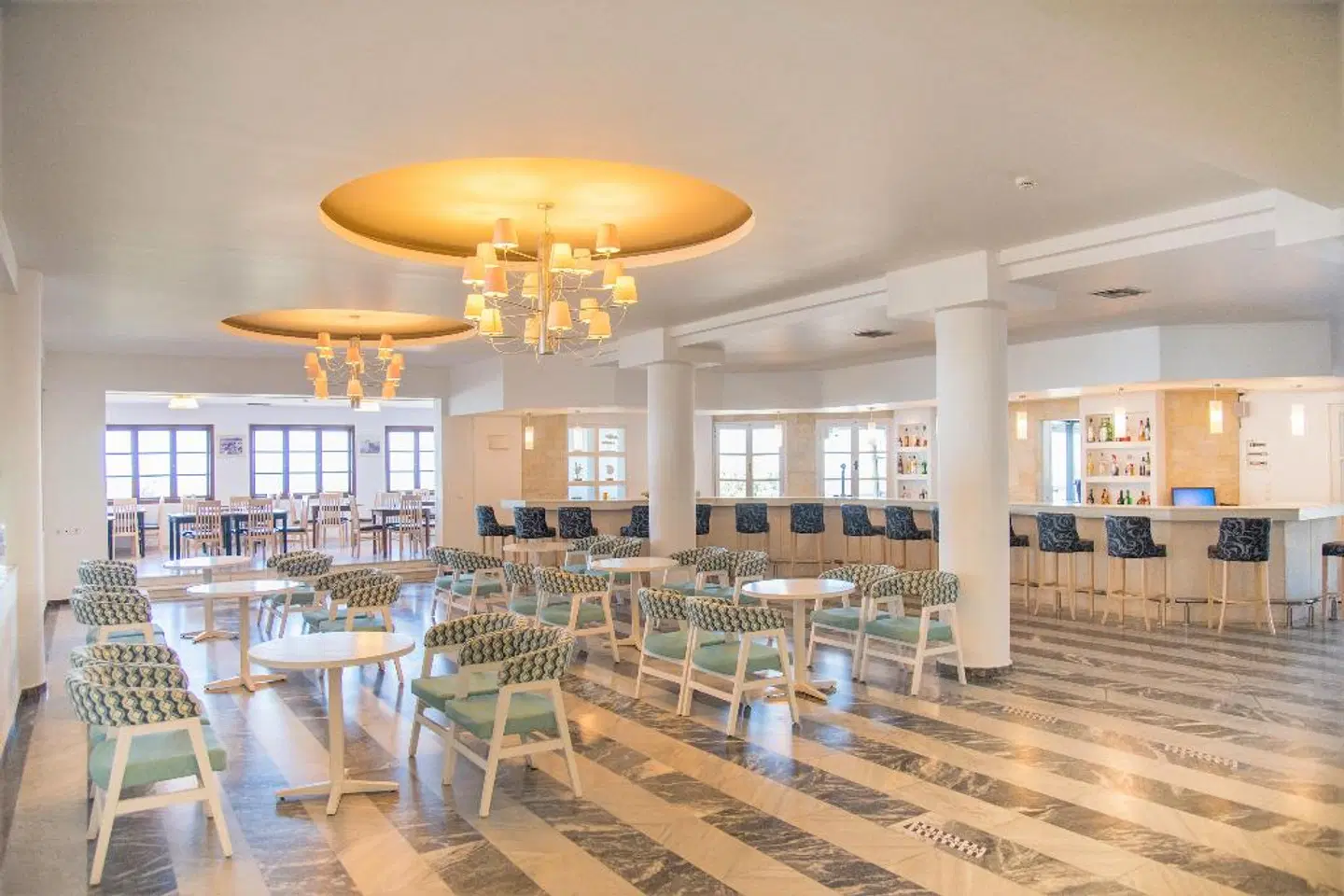 Semiramis Village Hotel Bar