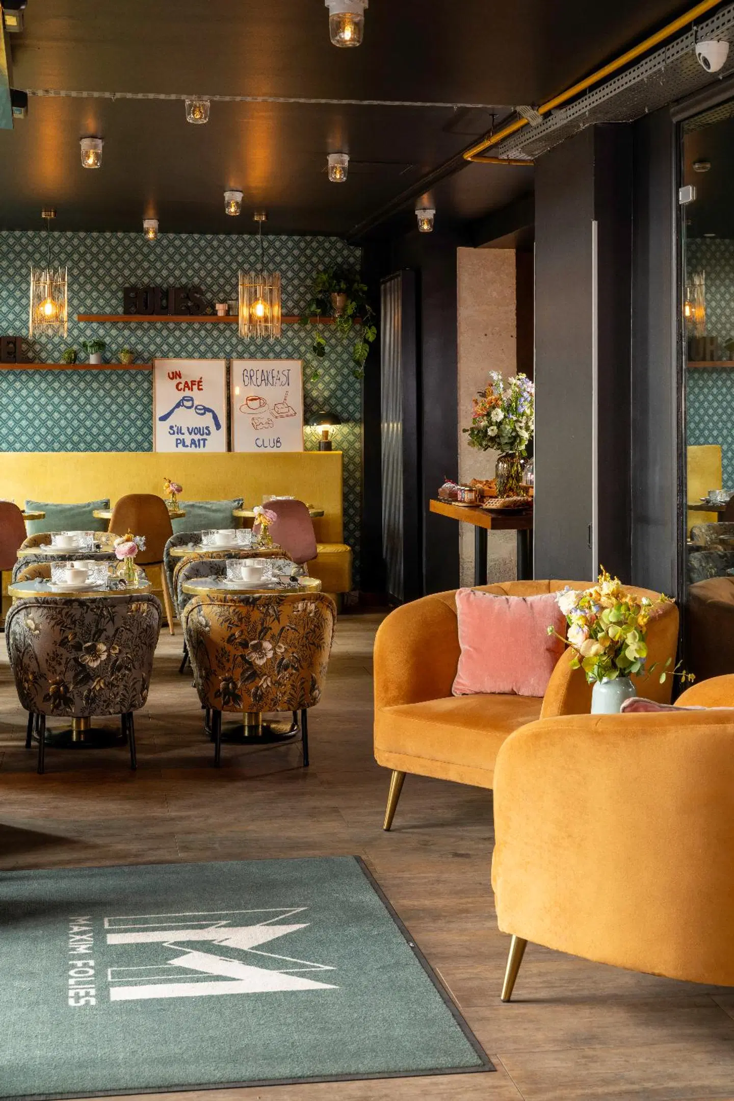 Maxim Folies LOUNGE_LOBBY