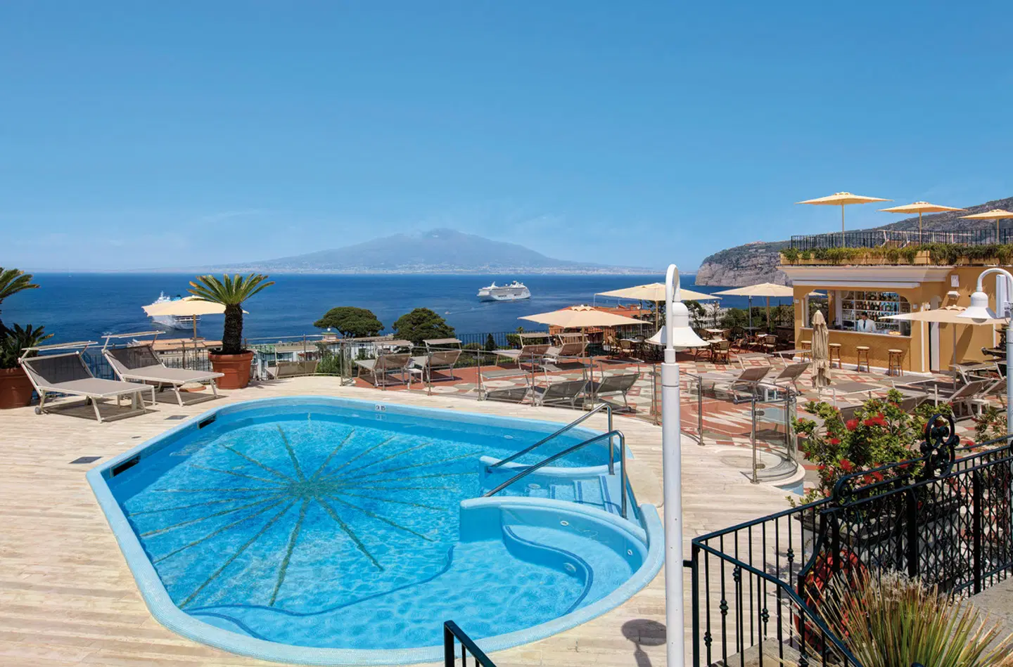 Grand Hotel de la Ville OUTDOOR_POOL