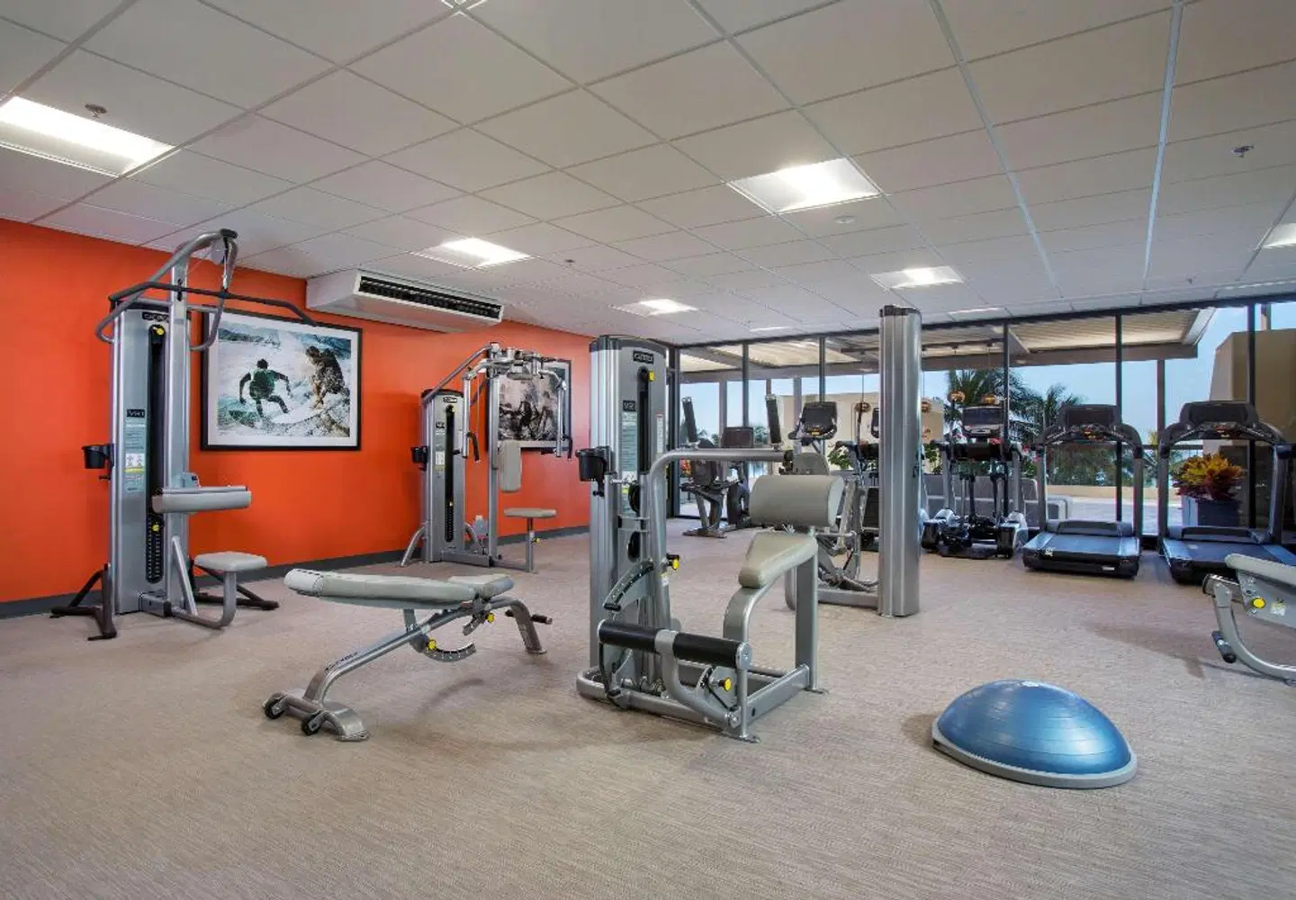 Aston Waikiki Beach Tower SPORTS_AND_LEISURE