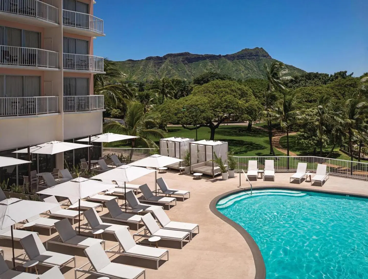 Park Shore Waikiki OUTDOOR_POOL