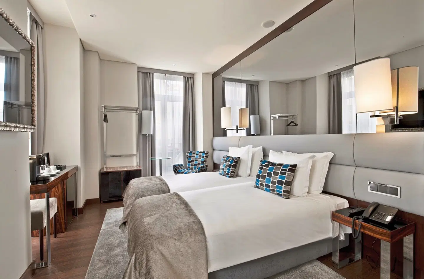 Turim Terreiro do Paço Hotel ROOM_EXAMPLE