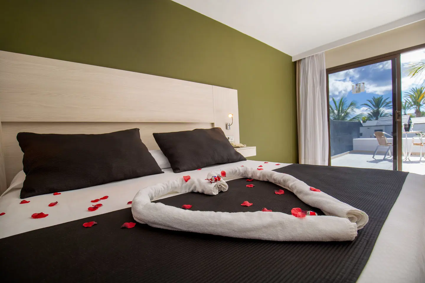 R2 Romantic Fantasia Dreams - Adults only ROOM_EXAMPLE