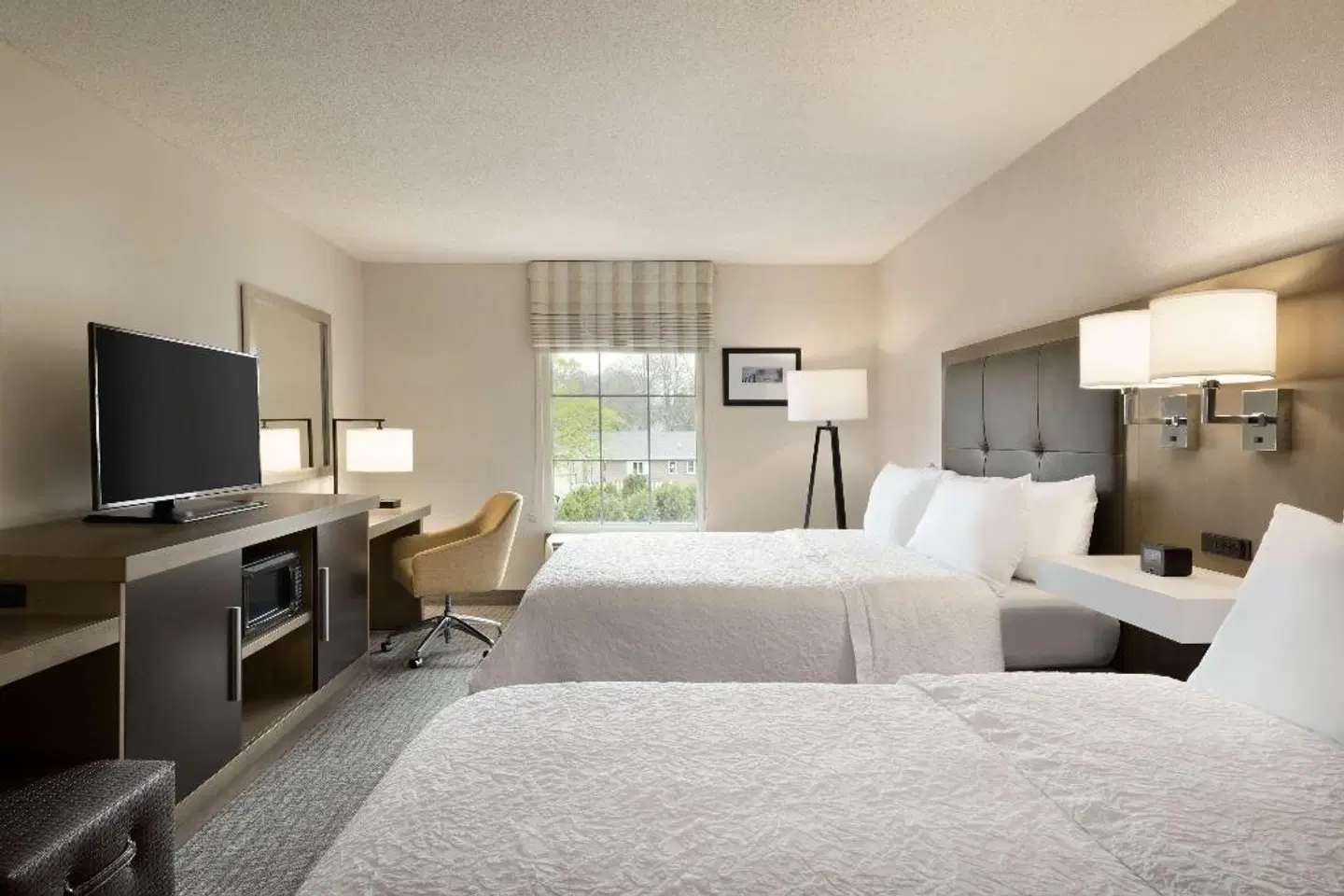 Hampton Inn & Suites Newport/Middletown ROOM_EXAMPLE