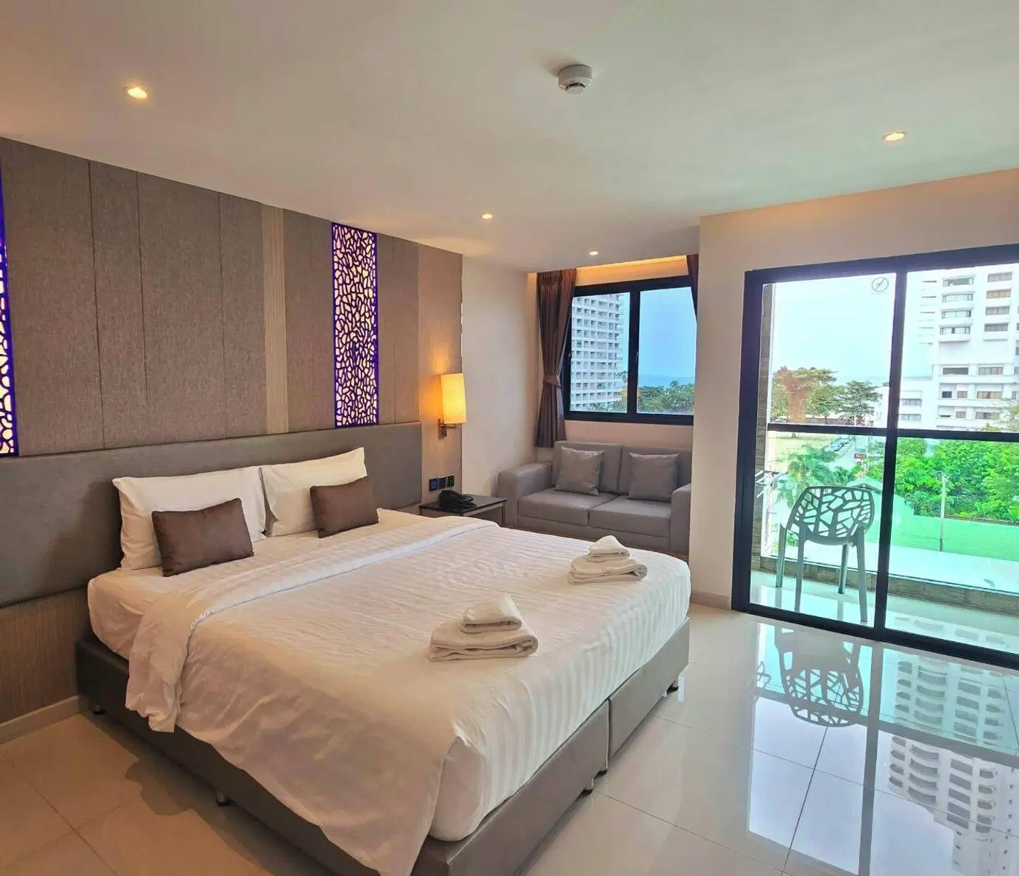 The TJ Hotel ROOM_EXAMPLE