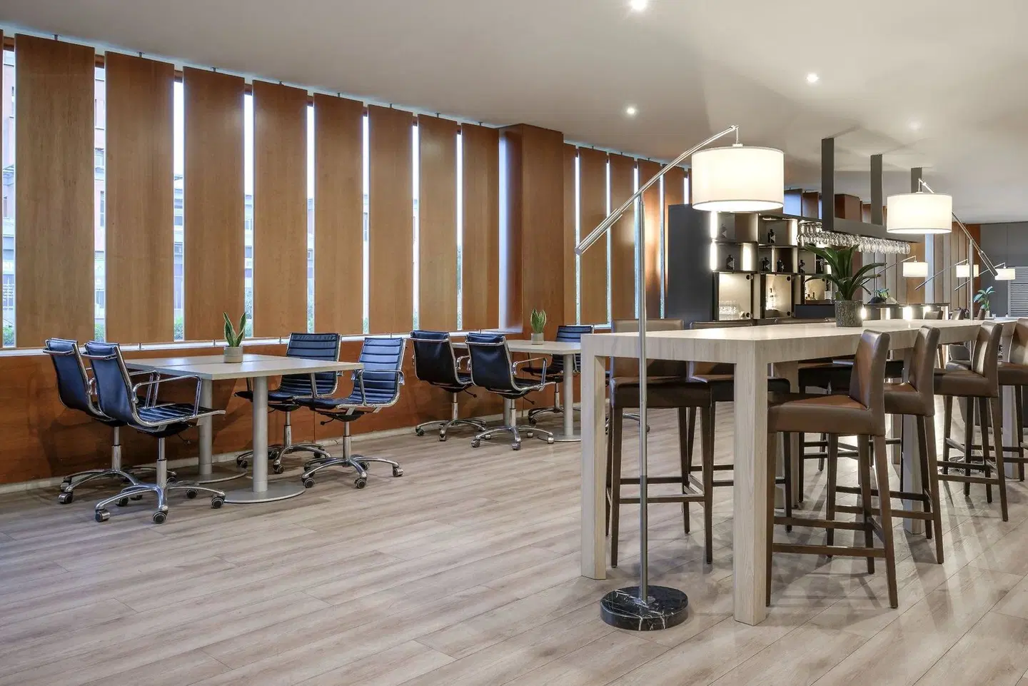 AC Hotel by Marriott Sevilla Fórum Bar