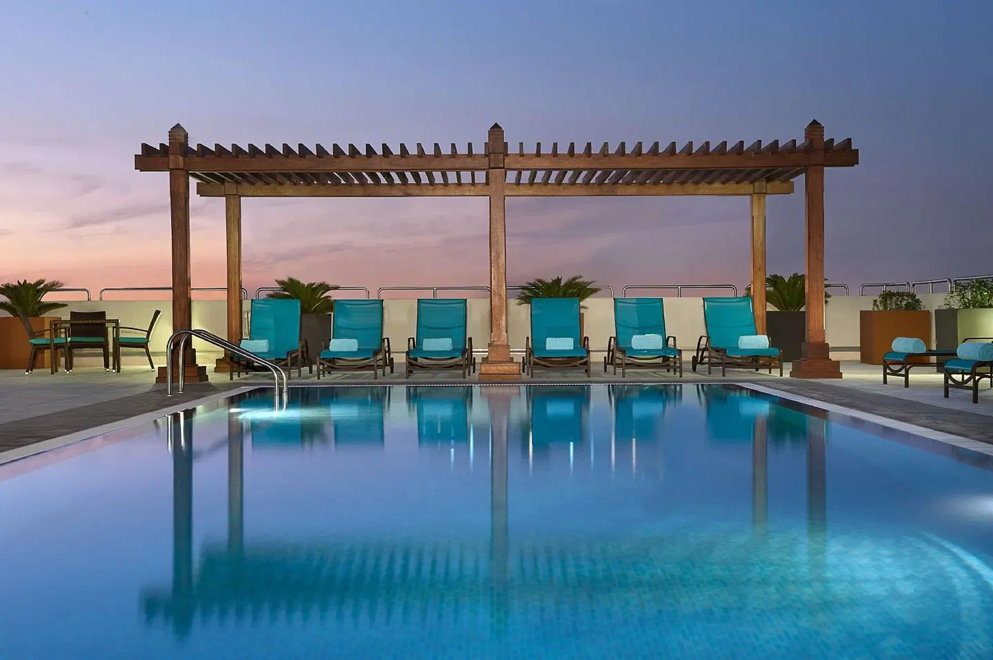 Hilton Garden Inn Dubai Al Mina OUTDOOR_POOL
