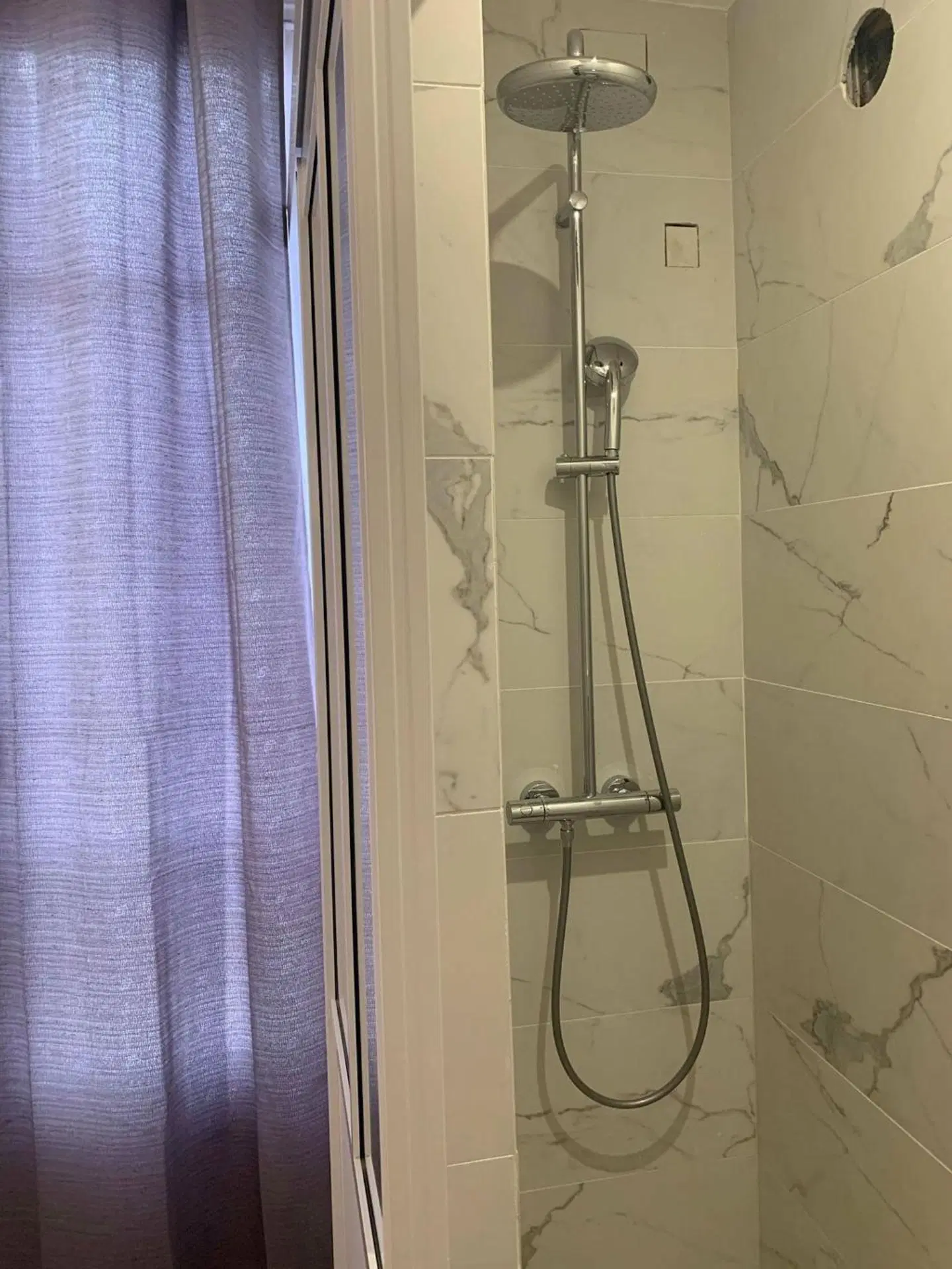 Hôtel Dupleixadiama Badezimmer