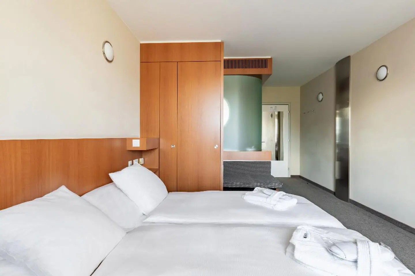 Cornavin ROOM_EXAMPLE