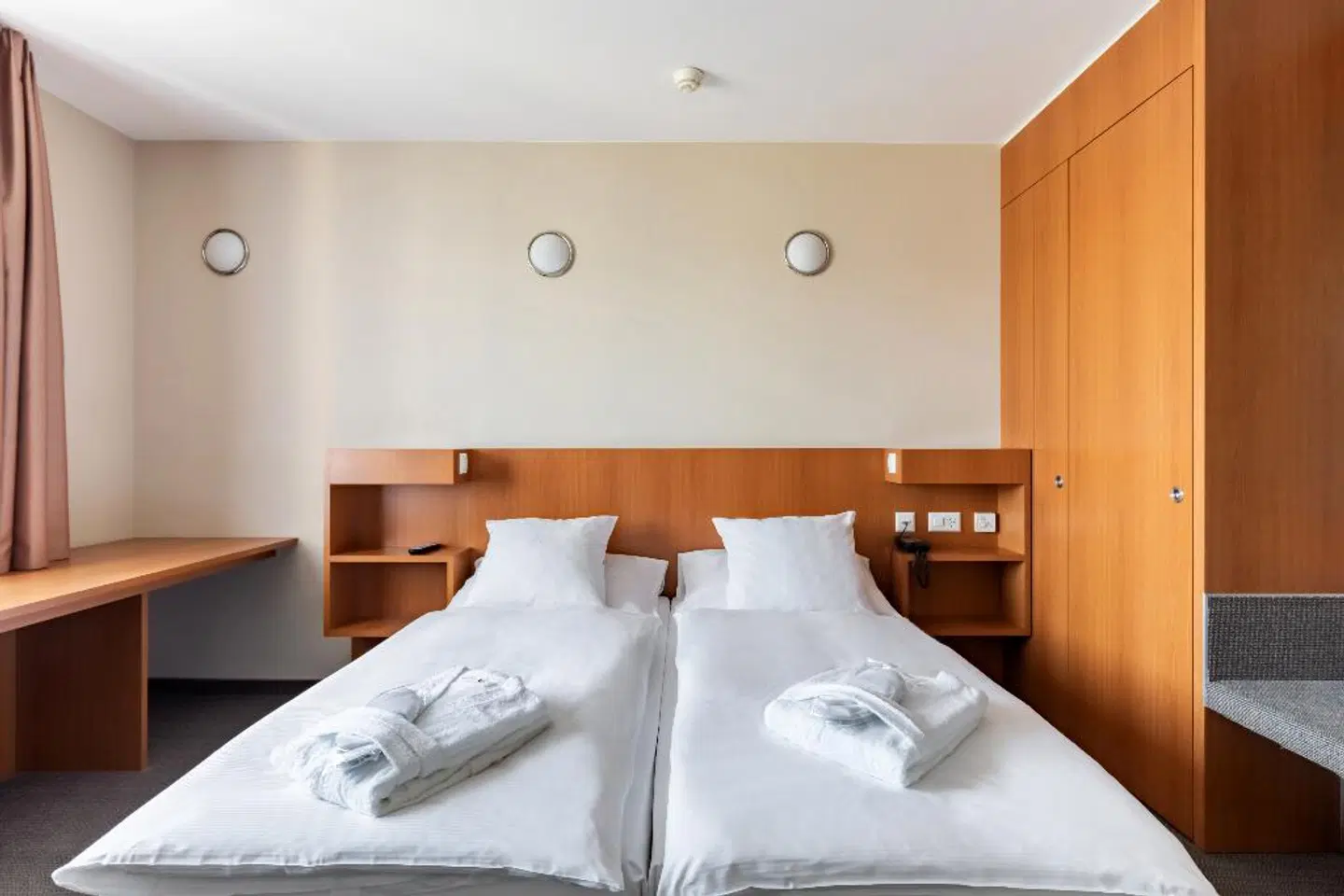 Cornavin ROOM_EXAMPLE