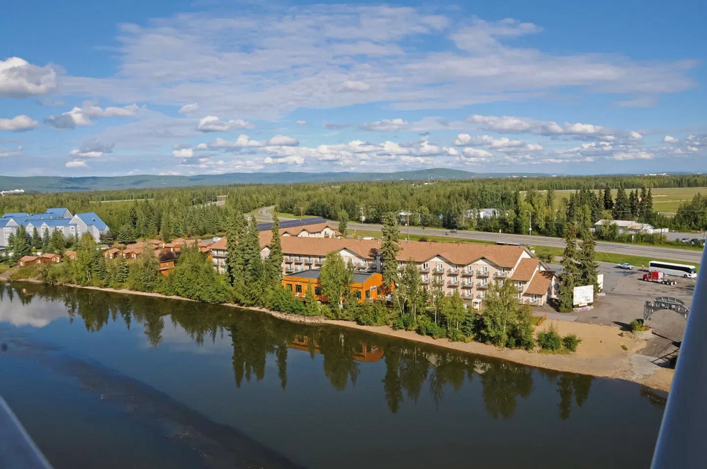 Pike's Waterfront Lodge LANDSCAPE