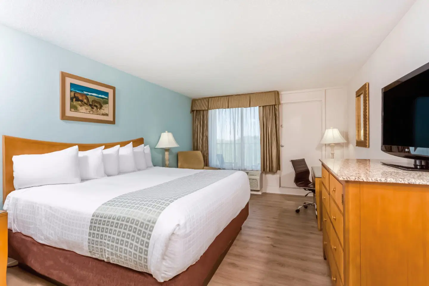 Ramada Plaza by Wyndham Nags Head Oceanfront ROOM_EXAMPLE