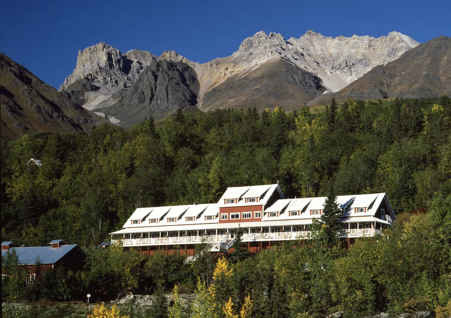 Kennicott Glacier Lodge EXTERIOR