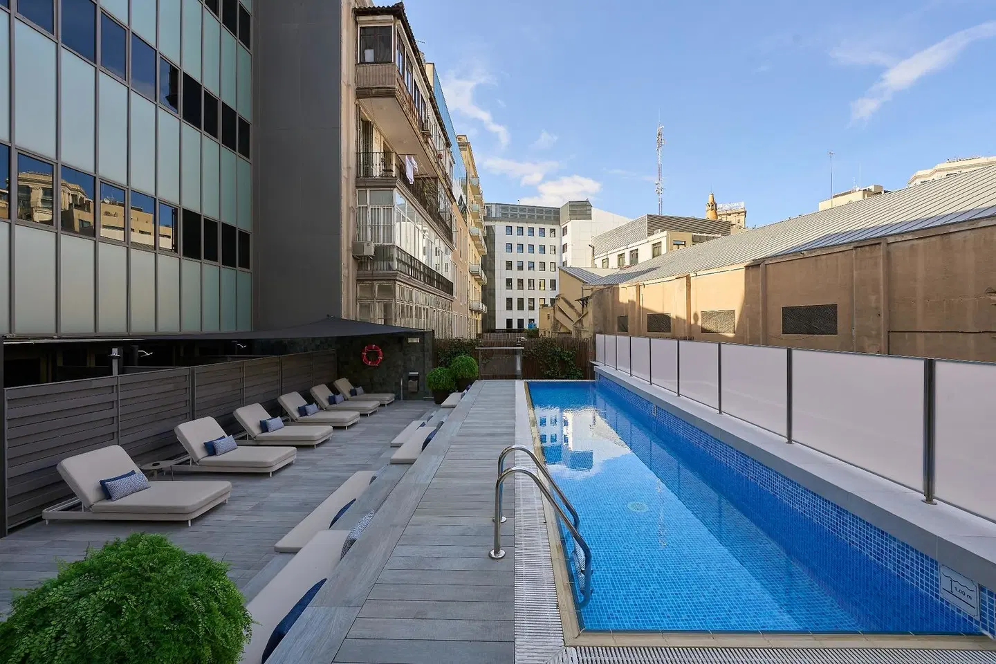 Catalonia Square OUTDOOR_POOL