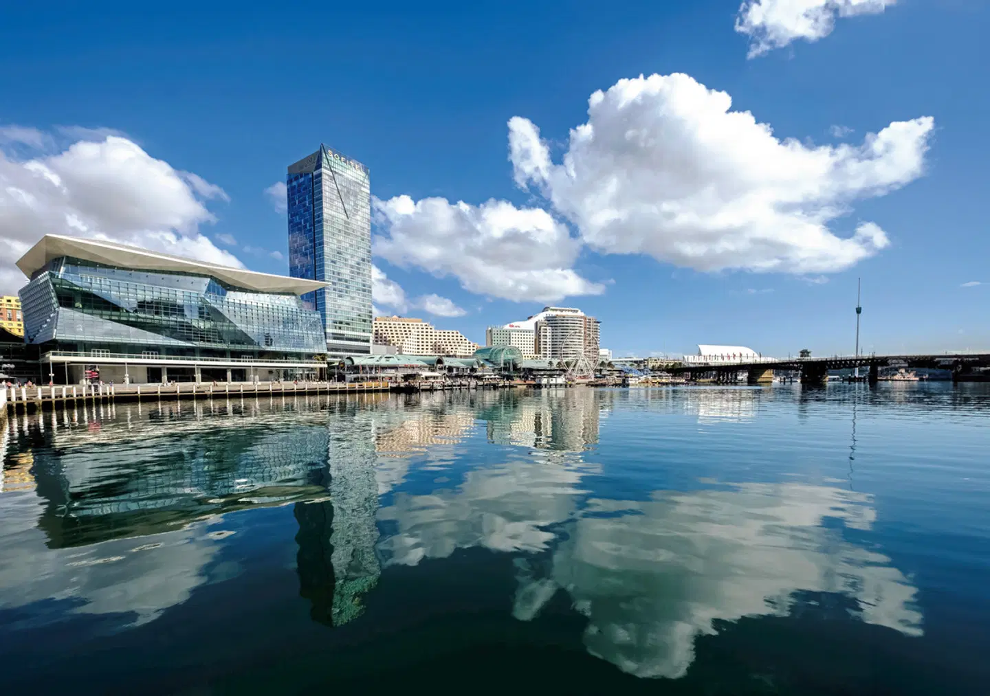 Sofitel Sydney Darling Harbour EXTERIOR