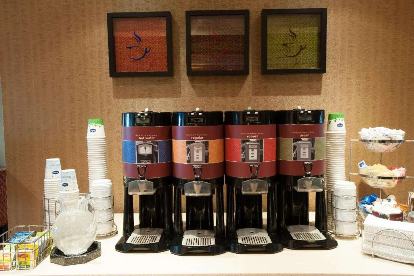 Hampton Inn Harrisburg-East (Hershey Area) Bar