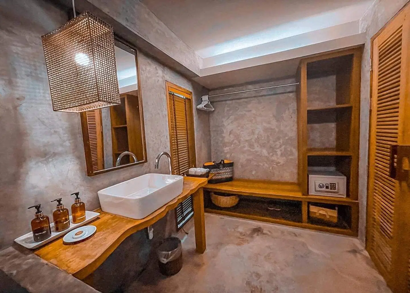 The Parlour Krabi Badezimmer