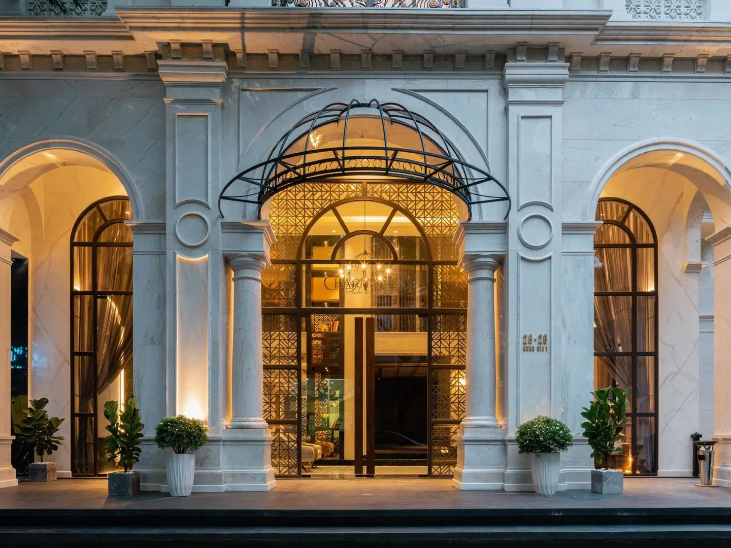 Charmaine's Hotel & Apartment EXTERIOR