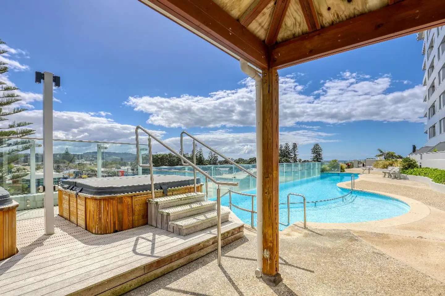 Ramada Suites by Wyndham Nautilus Orewa Terrasse