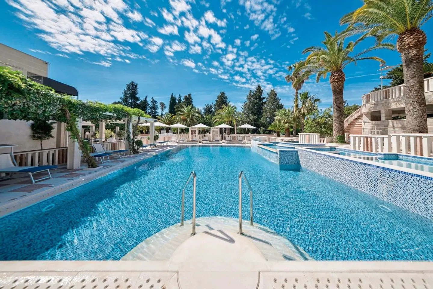 Mediteran Hotel & Resort OUTDOOR_POOL