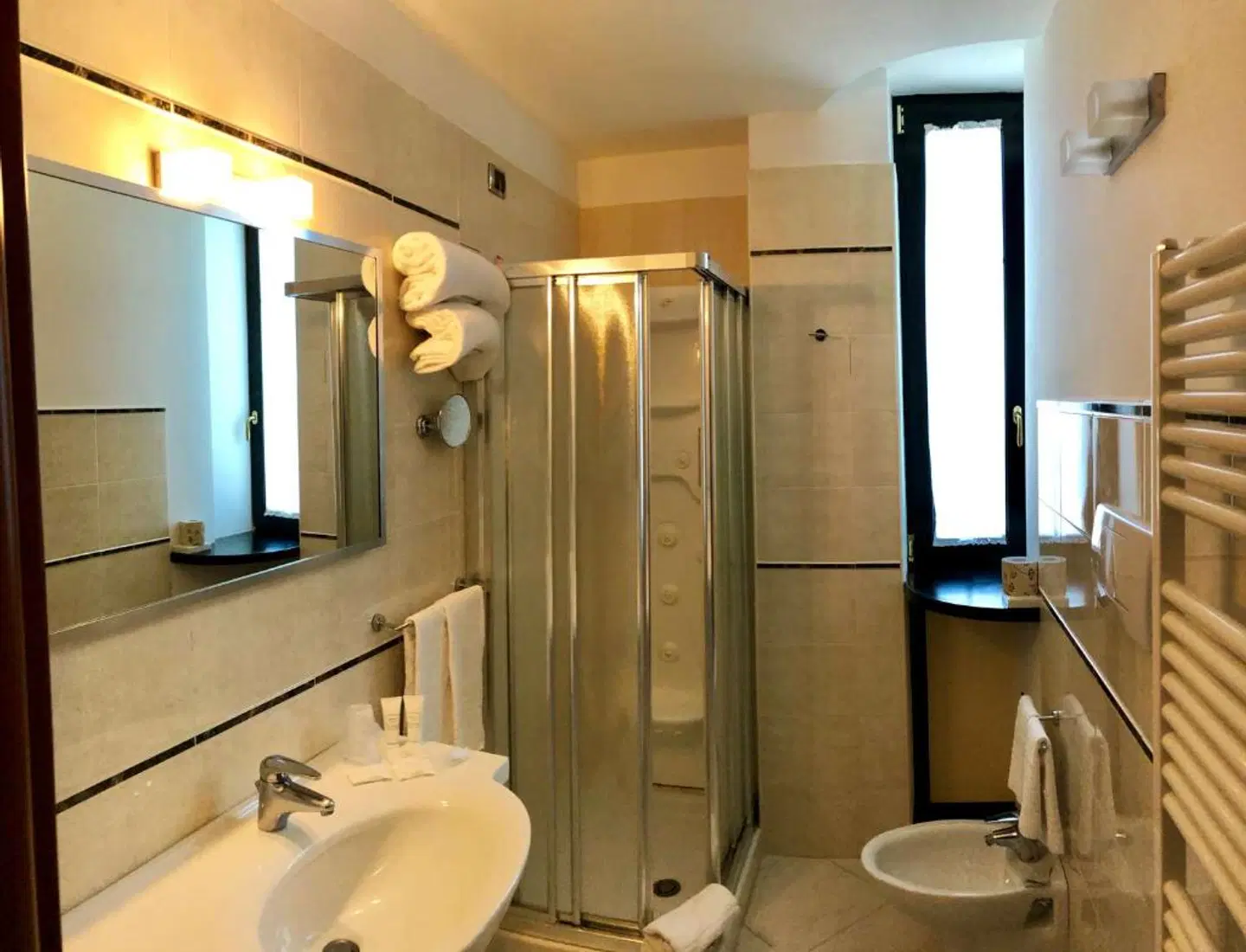 Best Western Hotel Nettuno Badezimmer