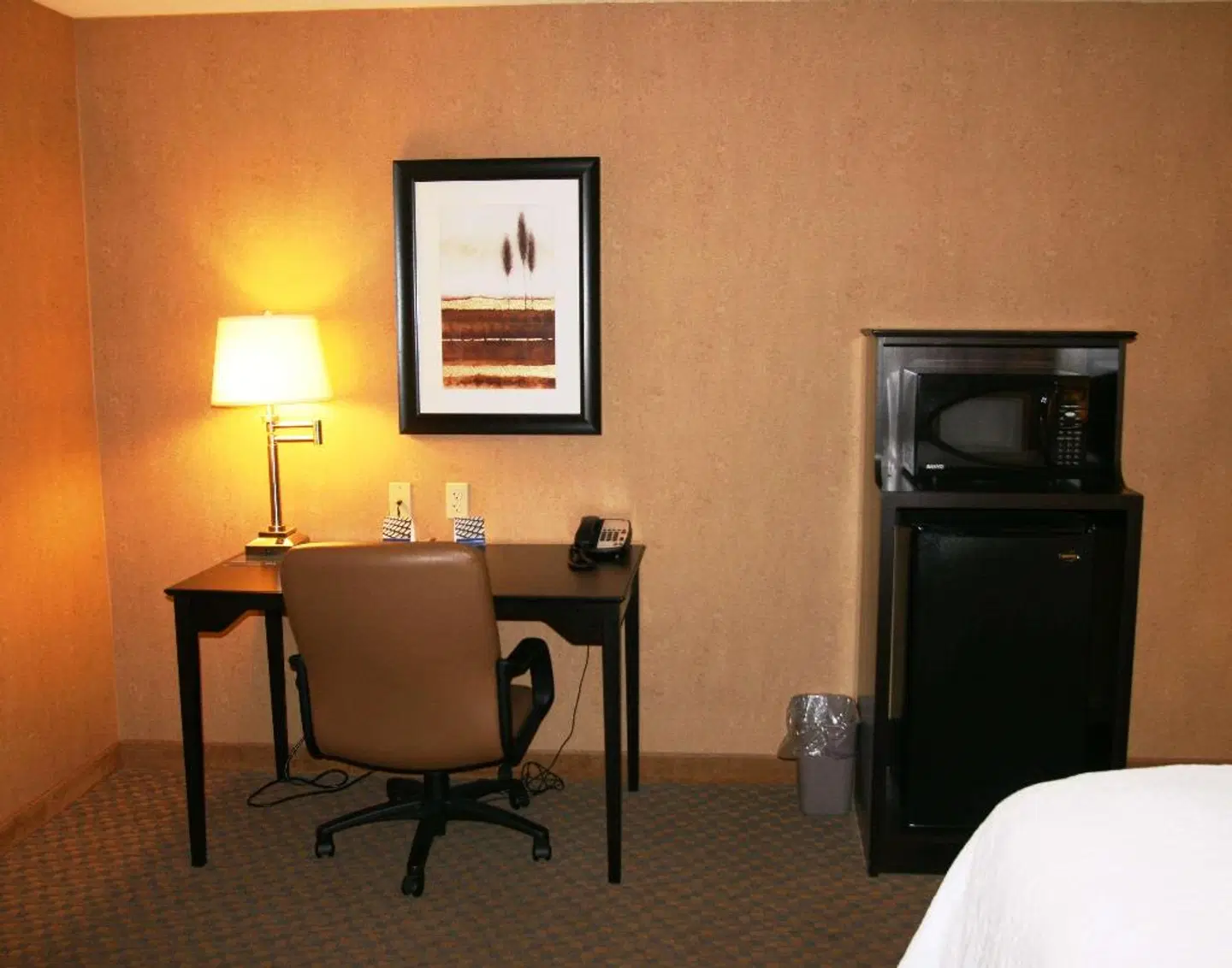 Hampton Inn & Suites Barstow ROOM_EXAMPLE