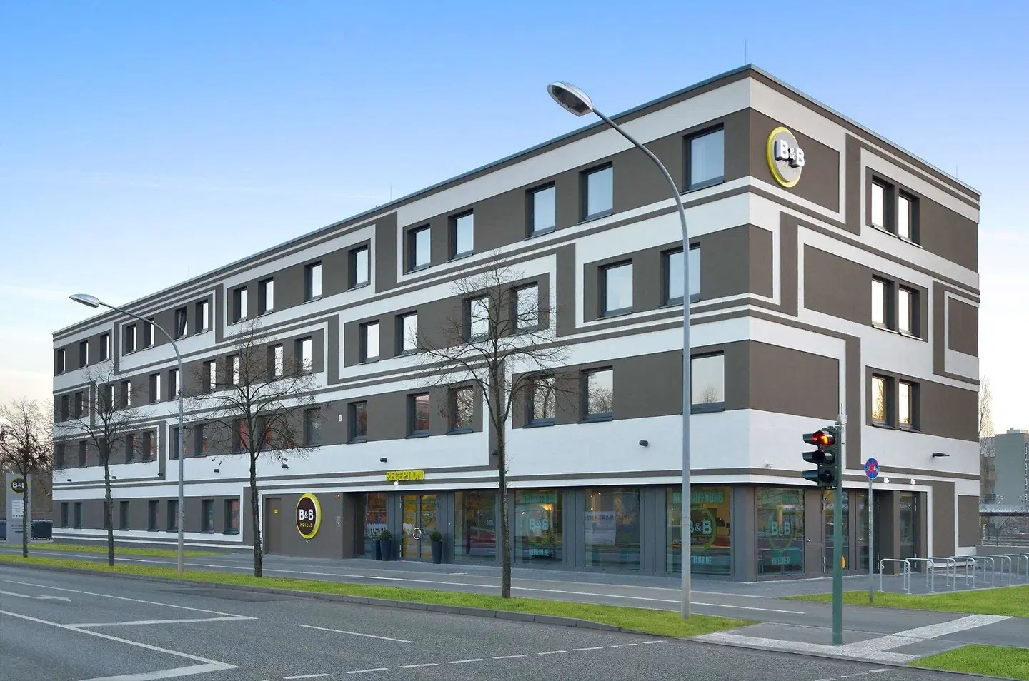 B&B Hotel Potsdam EXTERIOR