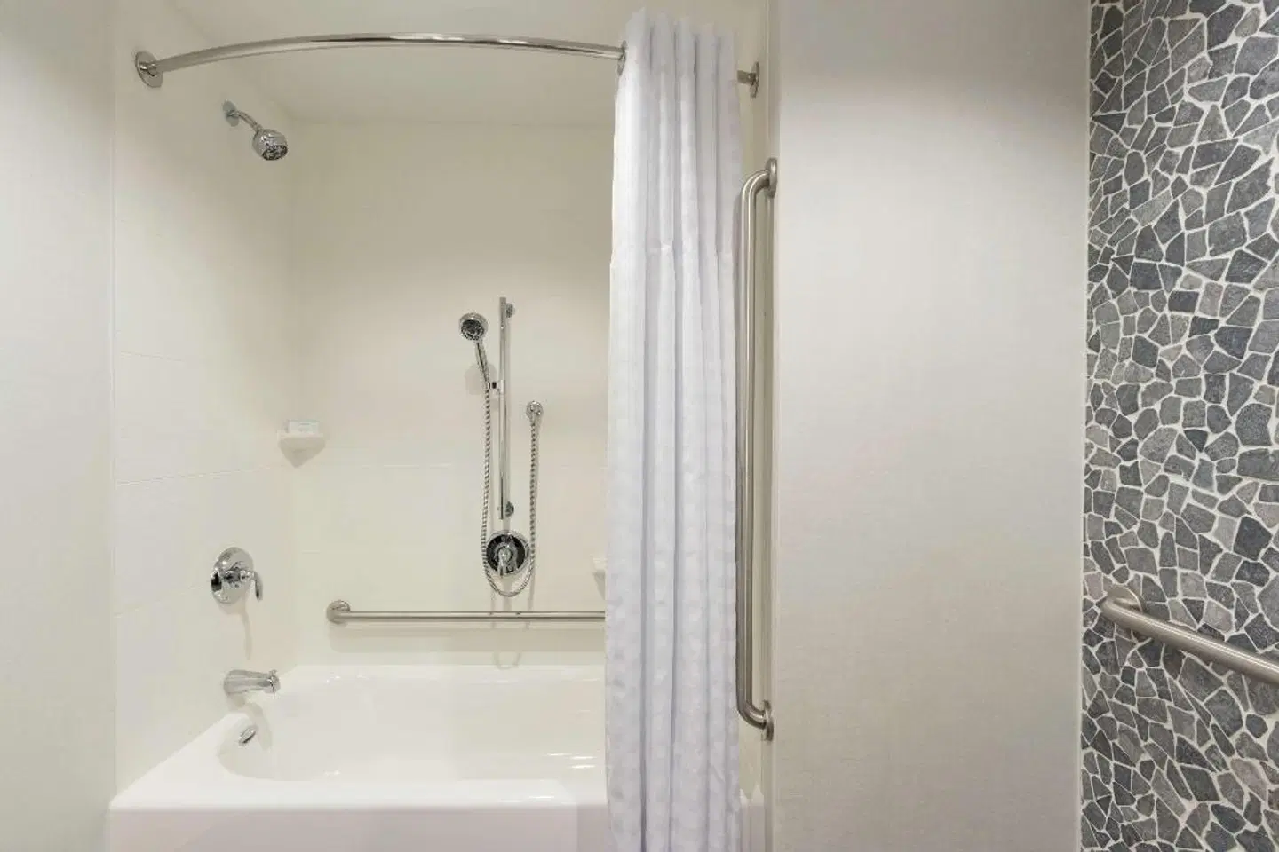 Hilton Garden Inn Calgary Downtown Badezimmer