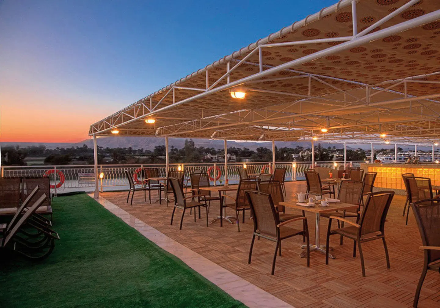 Klassische Nilkreuzfahrt mit Steigenberger Minerva Bar