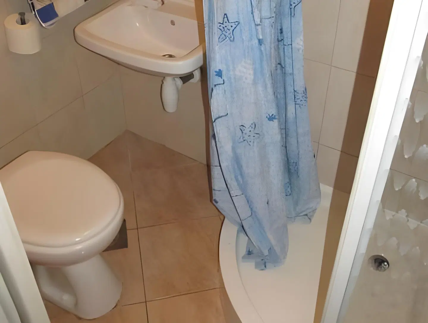 Sinistaj Rooms Badezimmer