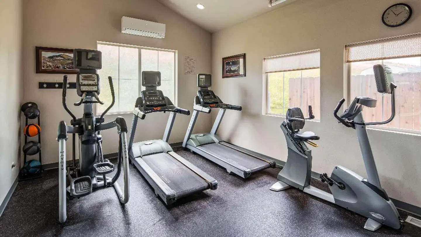 Best Western Plus Grant Creek Inn SPORTS_AND_LEISURE