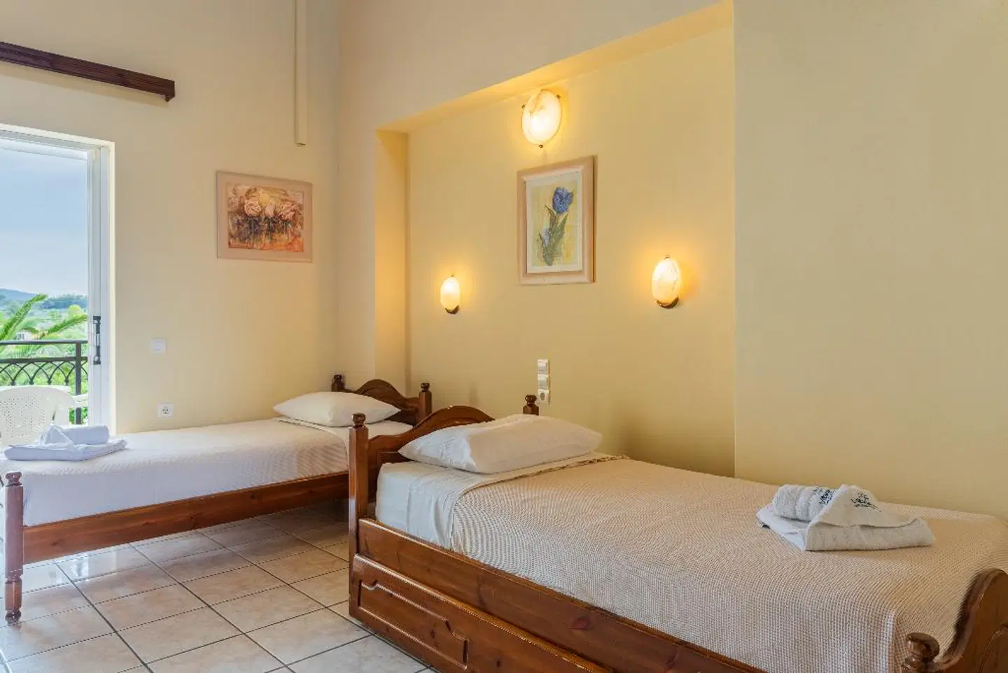 Village Inn Studios & Family Apartments ROOM_EXAMPLE