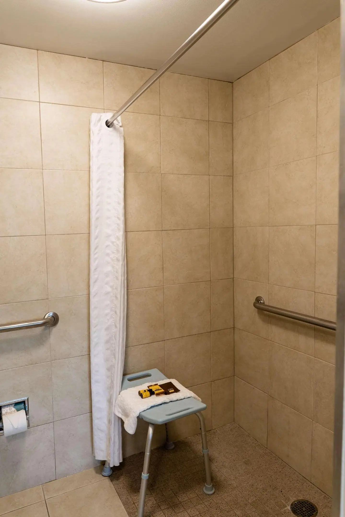 Hawthorn Suites Manhattan Beach Badezimmer