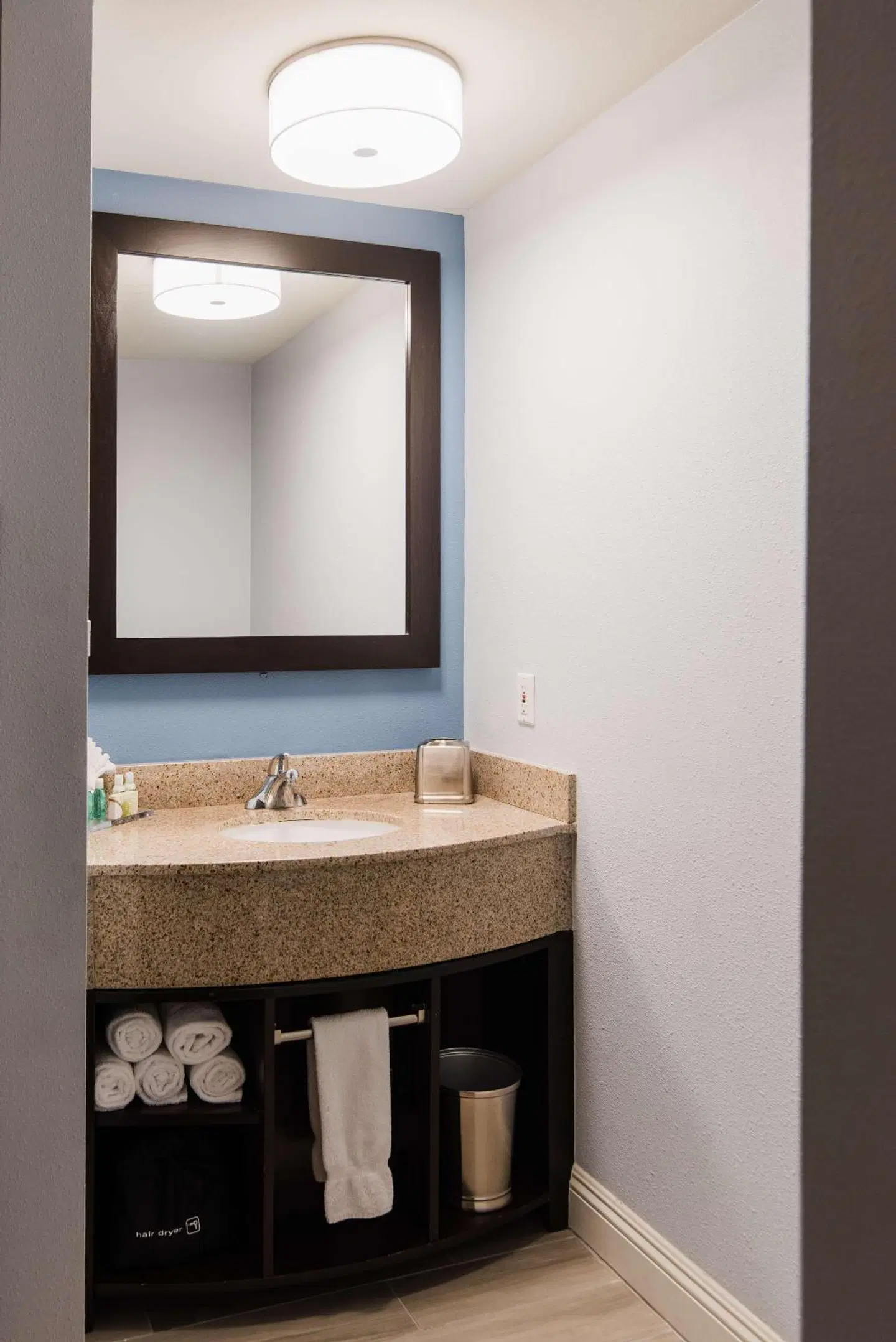 Hawthorn Suites Manhattan Beach Badezimmer