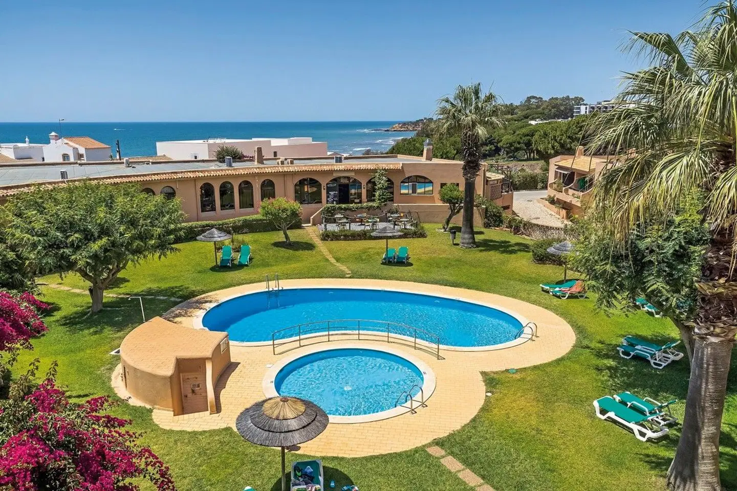 Clube Maria Luísa EXTERIOR