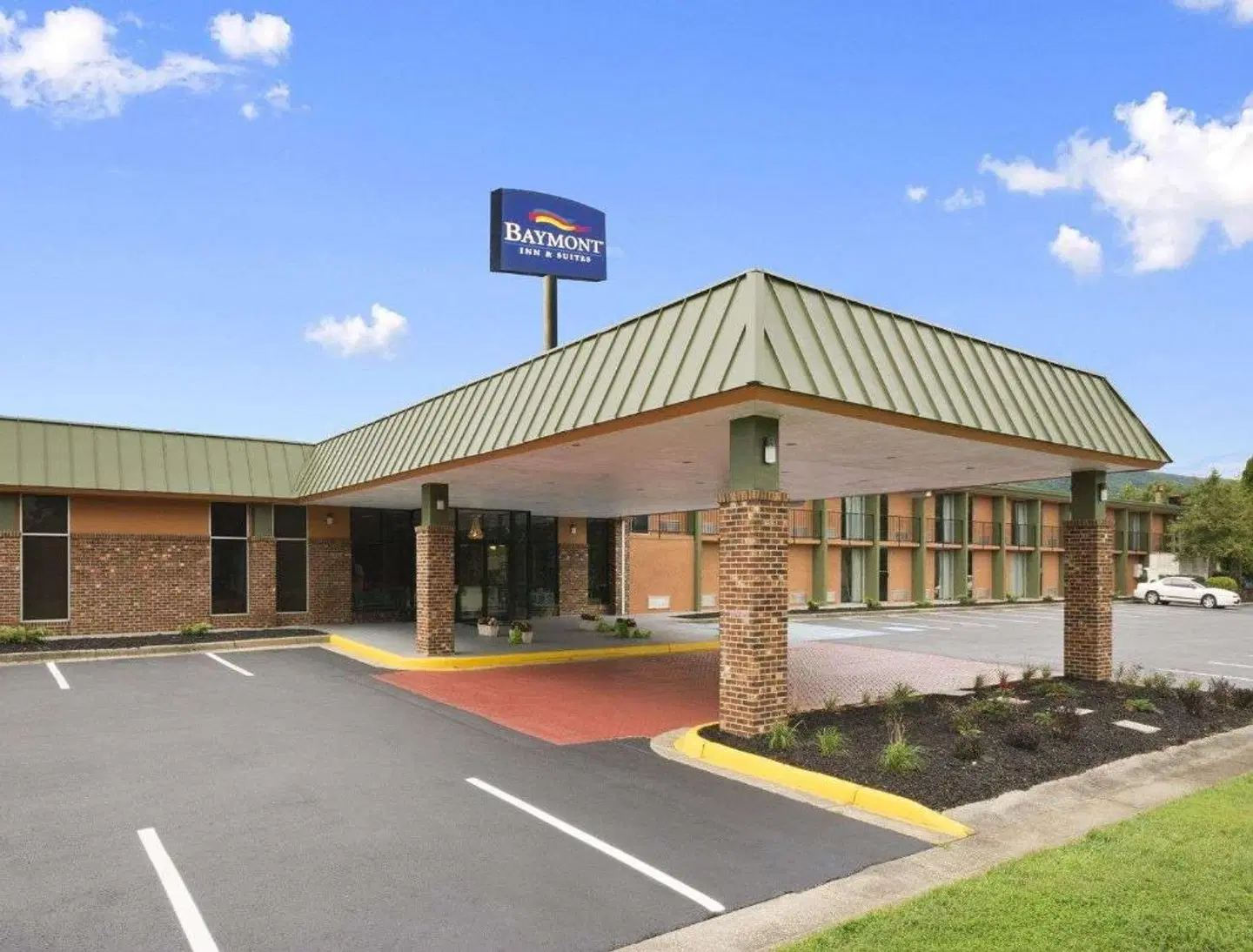 Baymont by Wyndham Salem Roanoke Area EXTERIOR